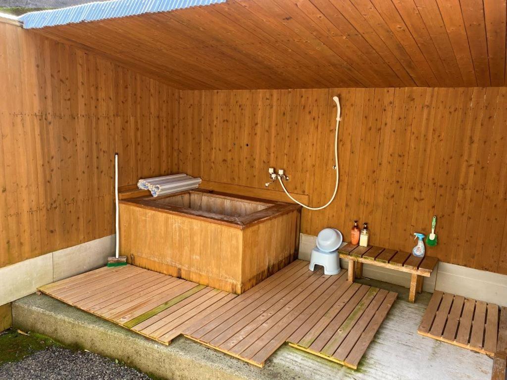 Guest House Iwato Такатихо Экстерьер фото